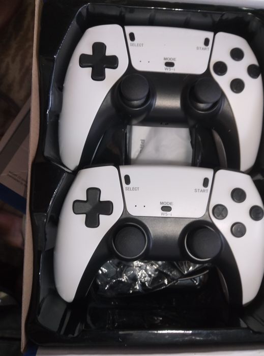 Приставка м 15 игровая консоль на 2000игр с беспроводными джойстиками