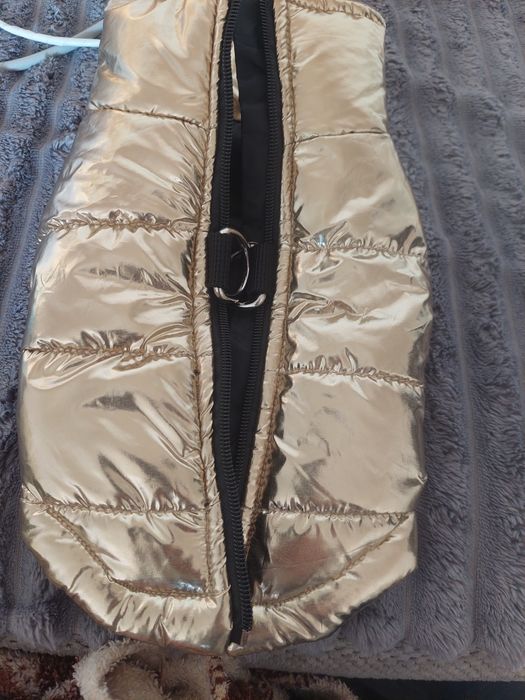 Продам жилетку на собачку