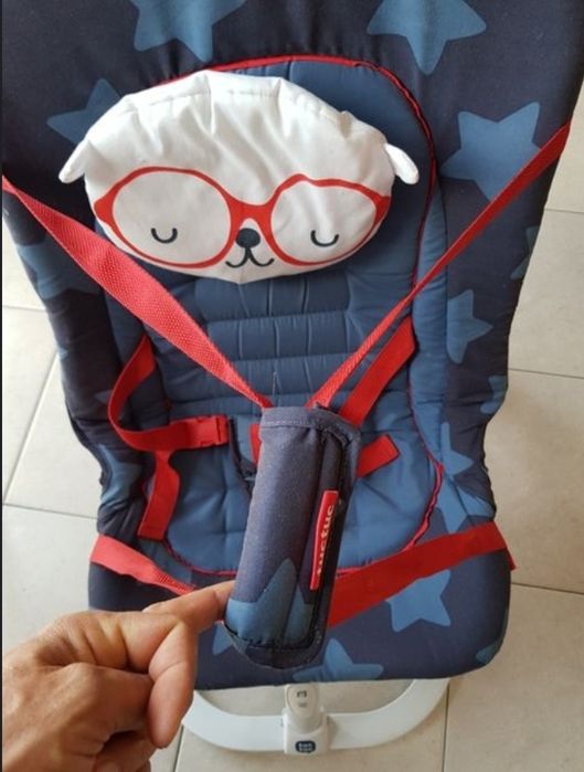 Espreguiçadeira de bebé de viagem e com música e vibração