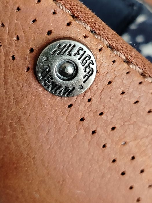 Czółenka skórzane na wysokim obcasie słupkowym