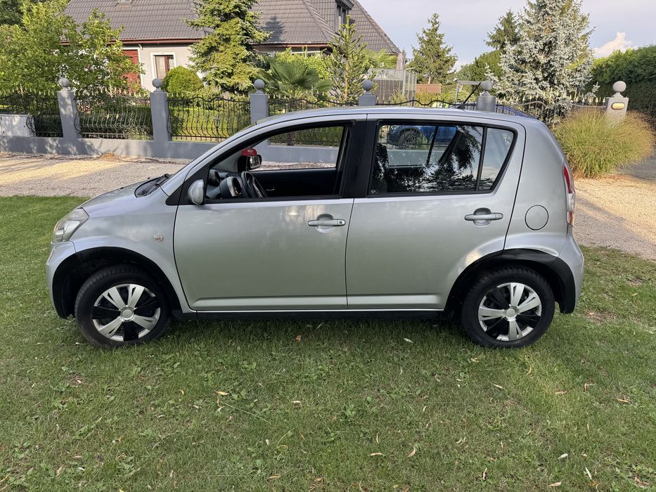 Daihatsu Sirion 1.3b 4x4 2006r klima 5 drzwi hak