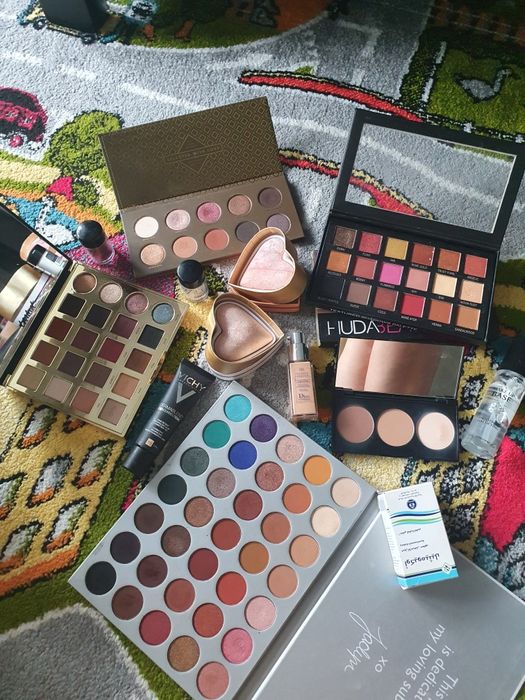 Оригінальна косметика в ідеальному стані,зроблені тільки свотчі