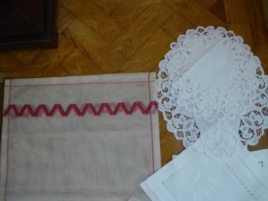 Naperons de renda e tecido, vintages