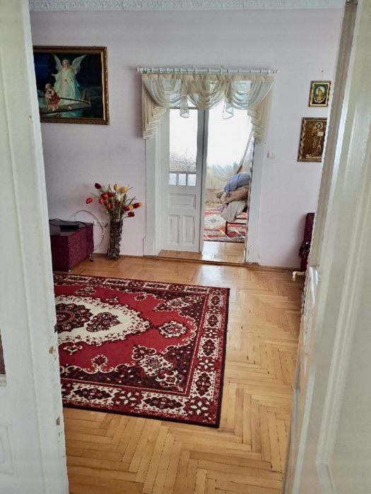 Продається напівособняк в центральній частині міста