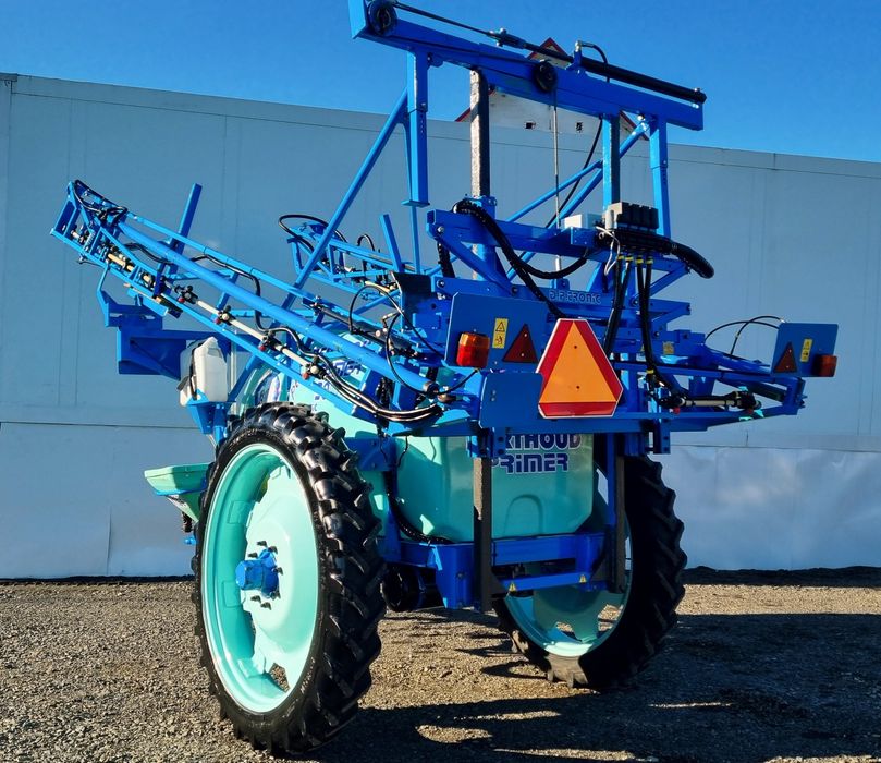 Opryskiwacz Berthoud Primer plus 15m/12m 2000l Filmy z pracy 2011r