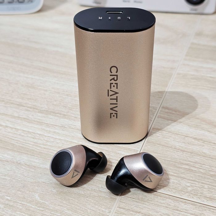 Auriculares TWS Creative Outlier Air Gold