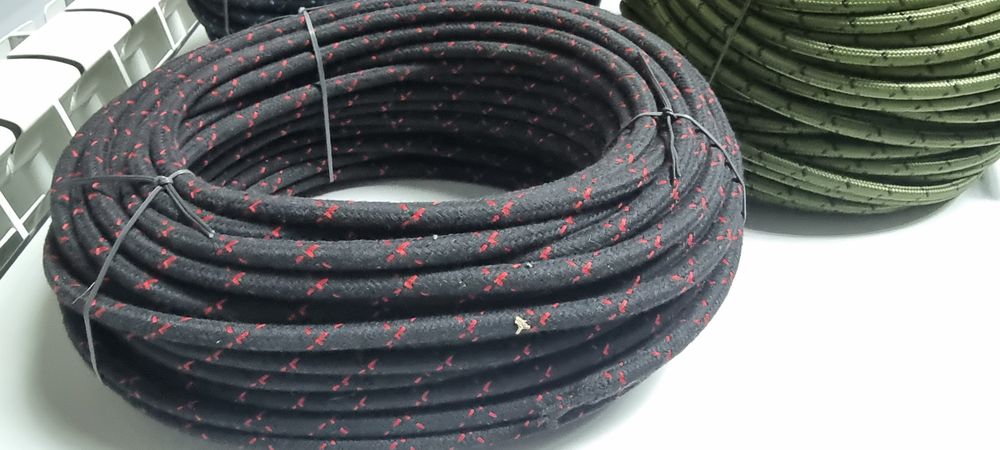 Бронепровод в тканевой оплетке