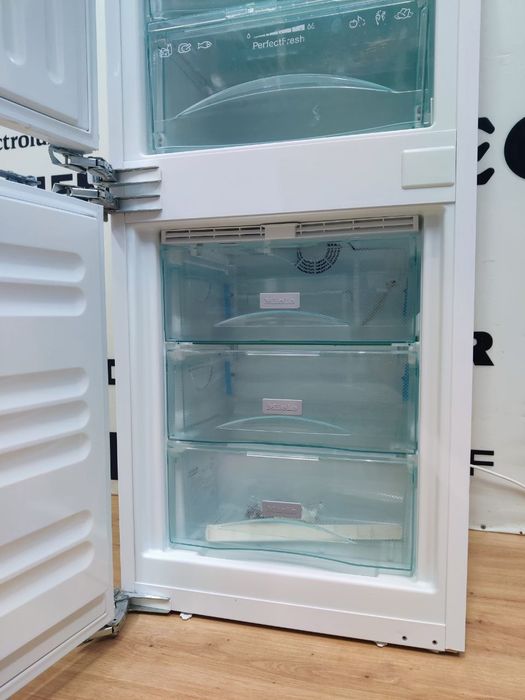Топ! Вбудований холодильник Miele™. Bio-Fresh. No Frost. Germany.