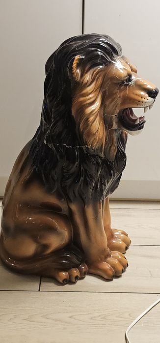 Figura lwa wloskiej firmy Capodimonte