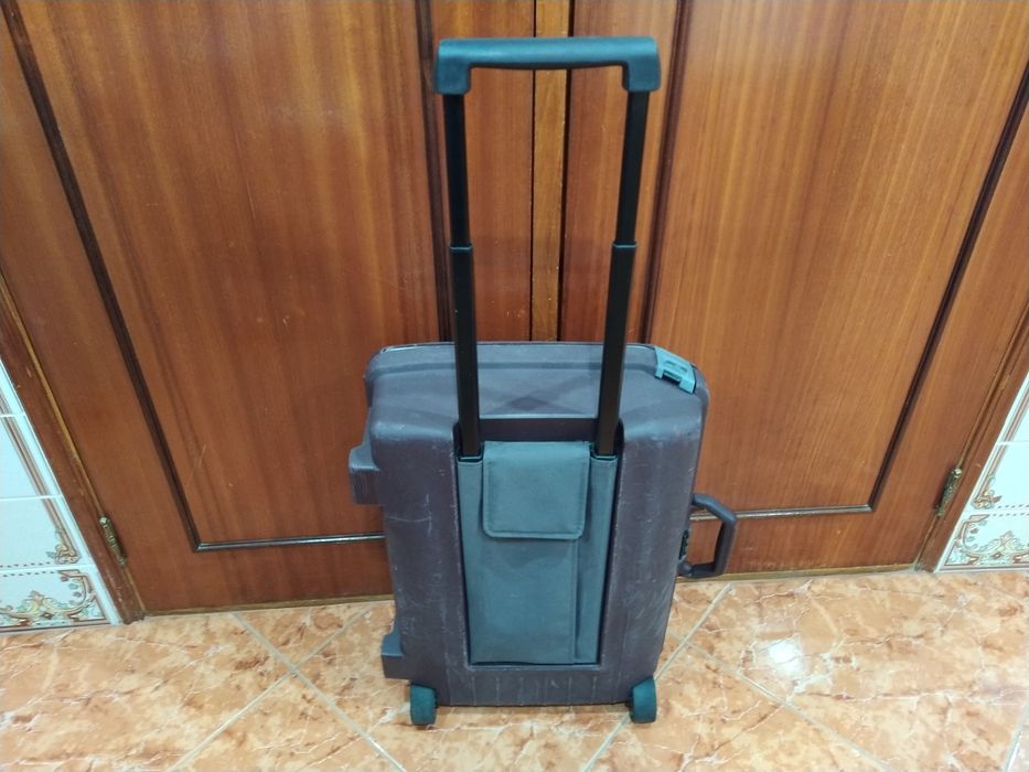 Mala de porão até 23 kg viagem ou ferramenta casa quarto apartamento
