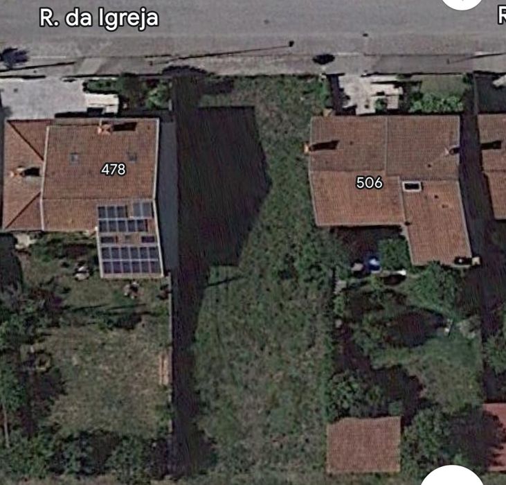 Lote de terreno com 713m².