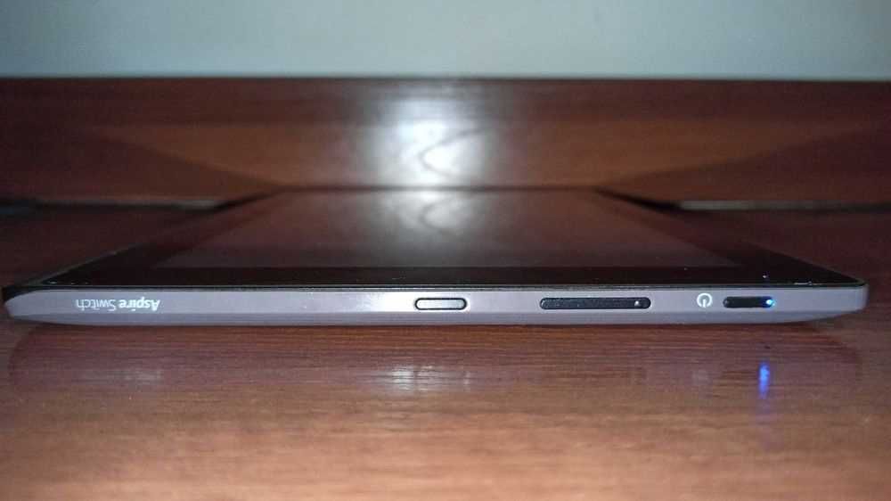 Планшет Acer Aspire Switch 10E (Windows 10), 10.1", IPS, 2/32 ГБ