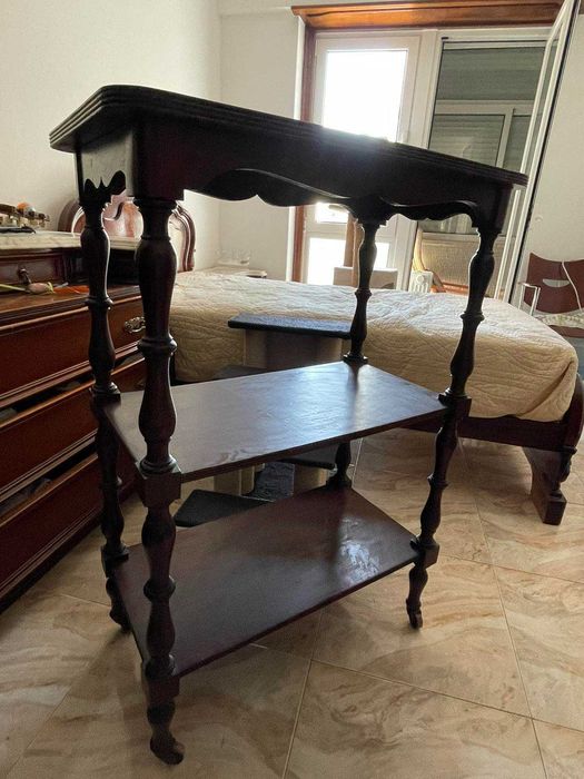 Armário com 3 estantes