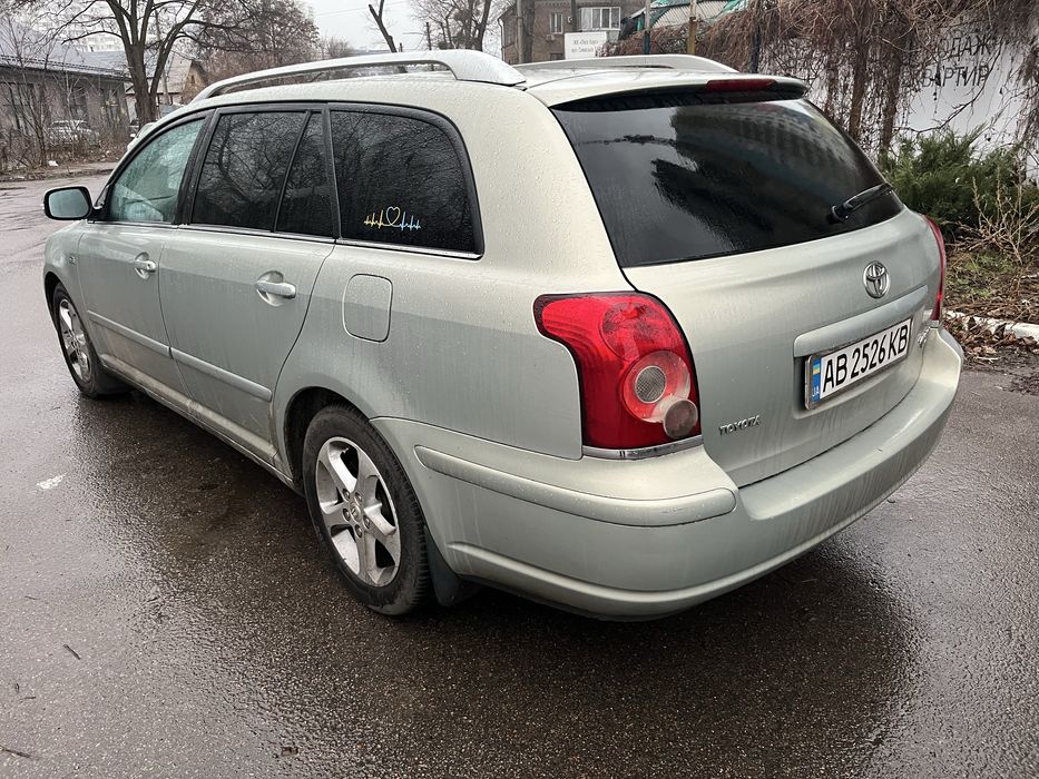 Тойота авенсіс 2007