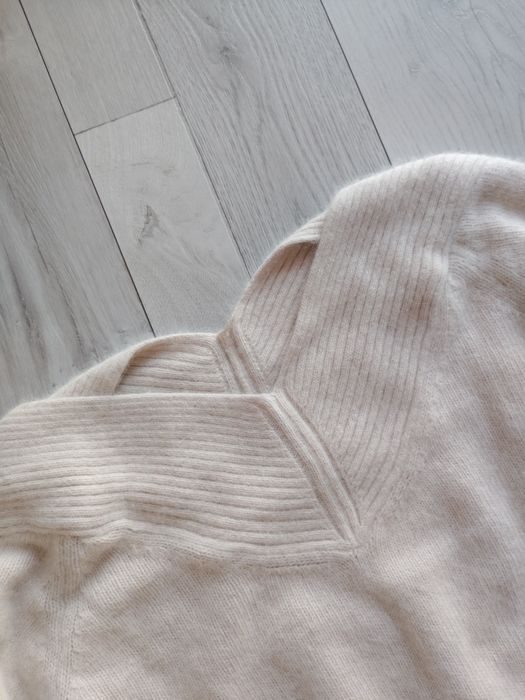 Christian Berg sweter angora