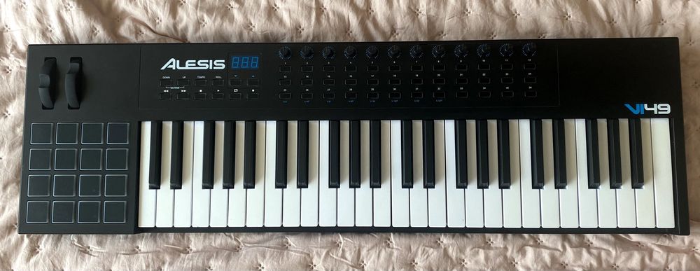 MIDI Keyboard Alesis VI49
