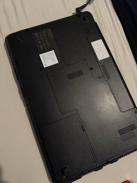 Ноутбук lenovo g555  , працює