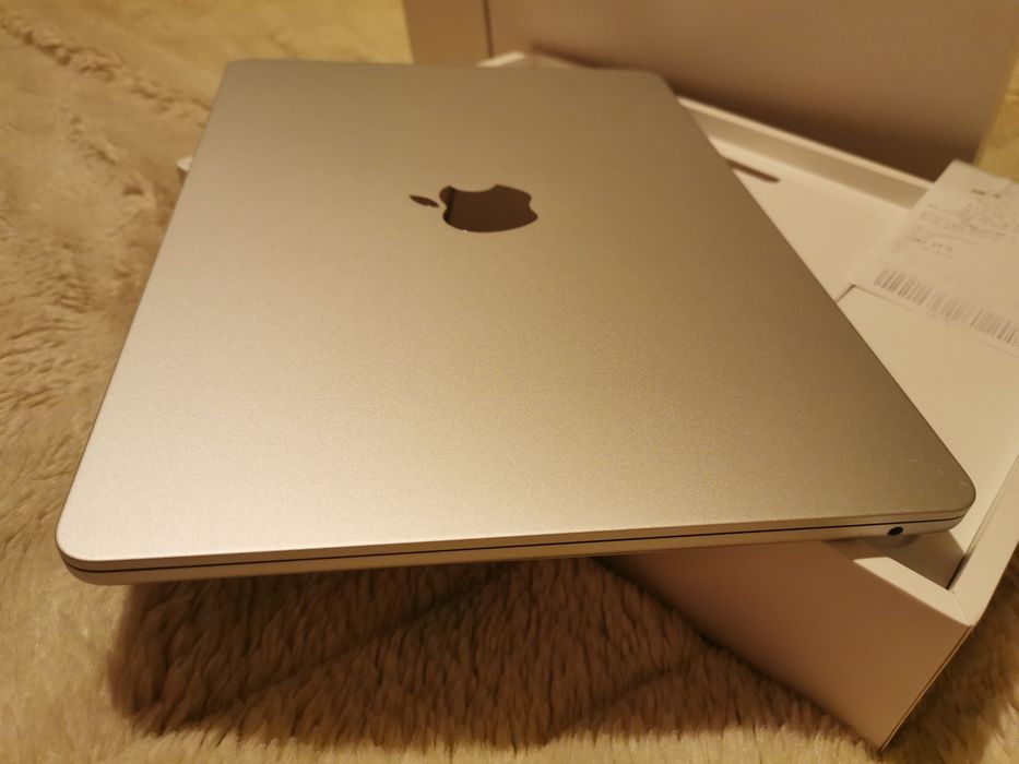 Macbook air  komplet paragon