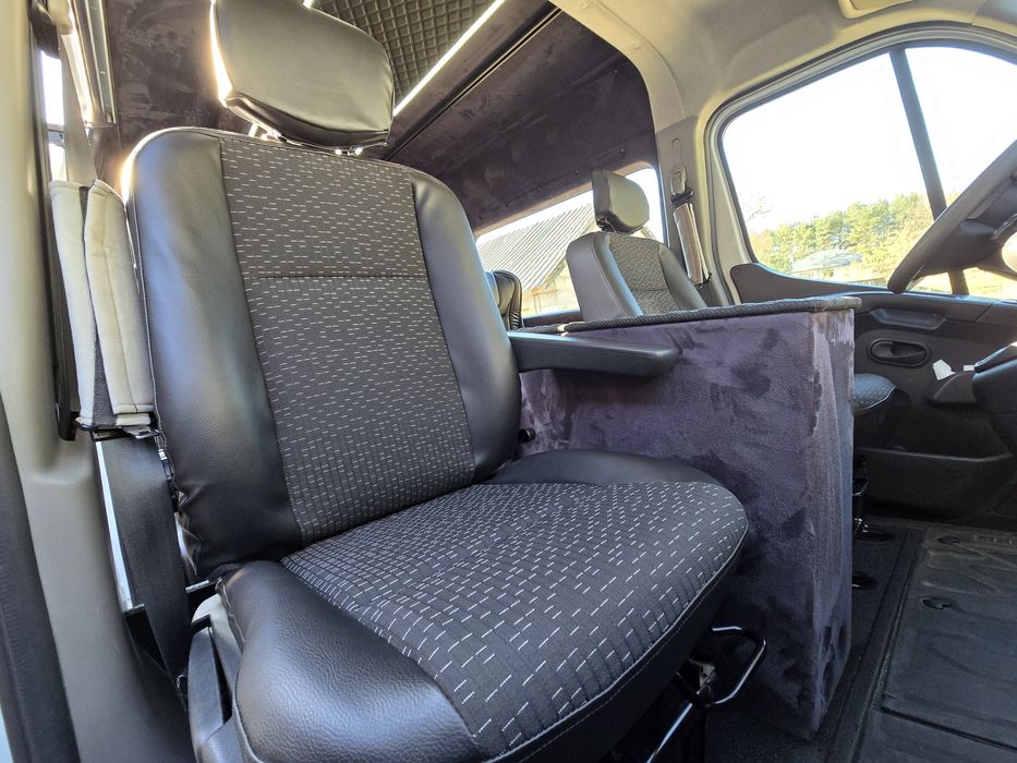 Fotele do busa montaż foteli w busie homologacja Sprinter Man Iveco