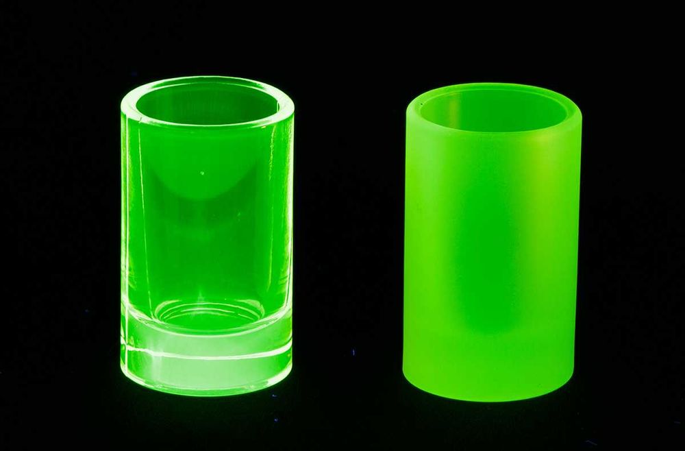 Рюмка 20мл урановое стекло