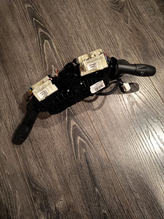 Renault Trafic III - przełącznik zespolony