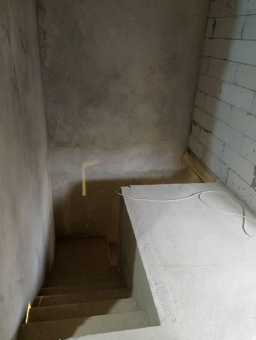 ,, ЦІНУ ЗНИЖЕНО,,,ЦІКАВА, ЗРУЧНА, двоповерхова квартира