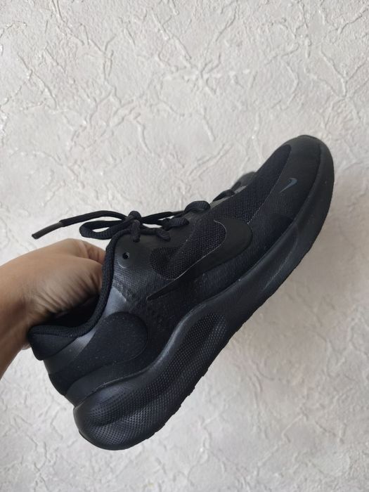 Кросівки Nike Revolution 7