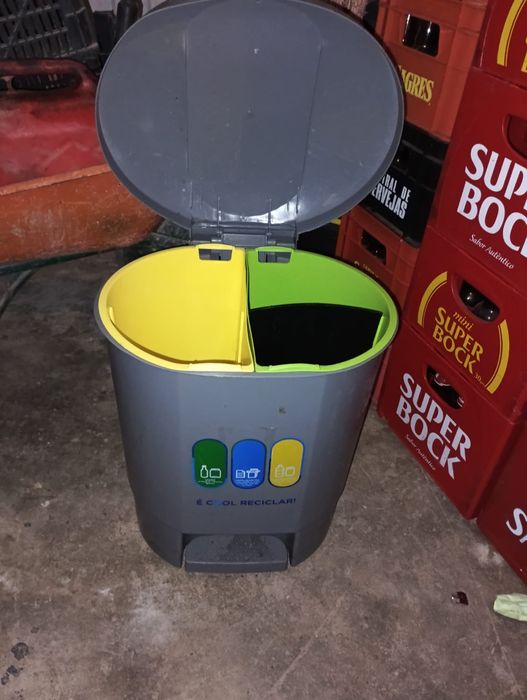 Caixote do Lixo de Reciclagem