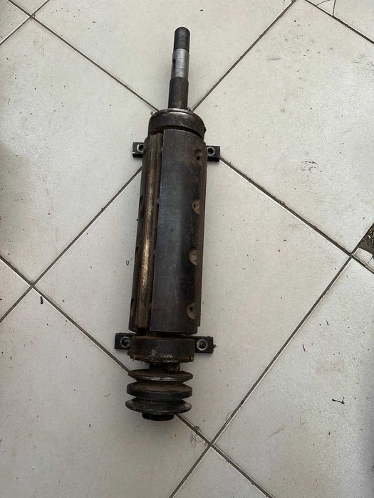 Вал циркулярки 3 ножа. Деревообрабативающий станок