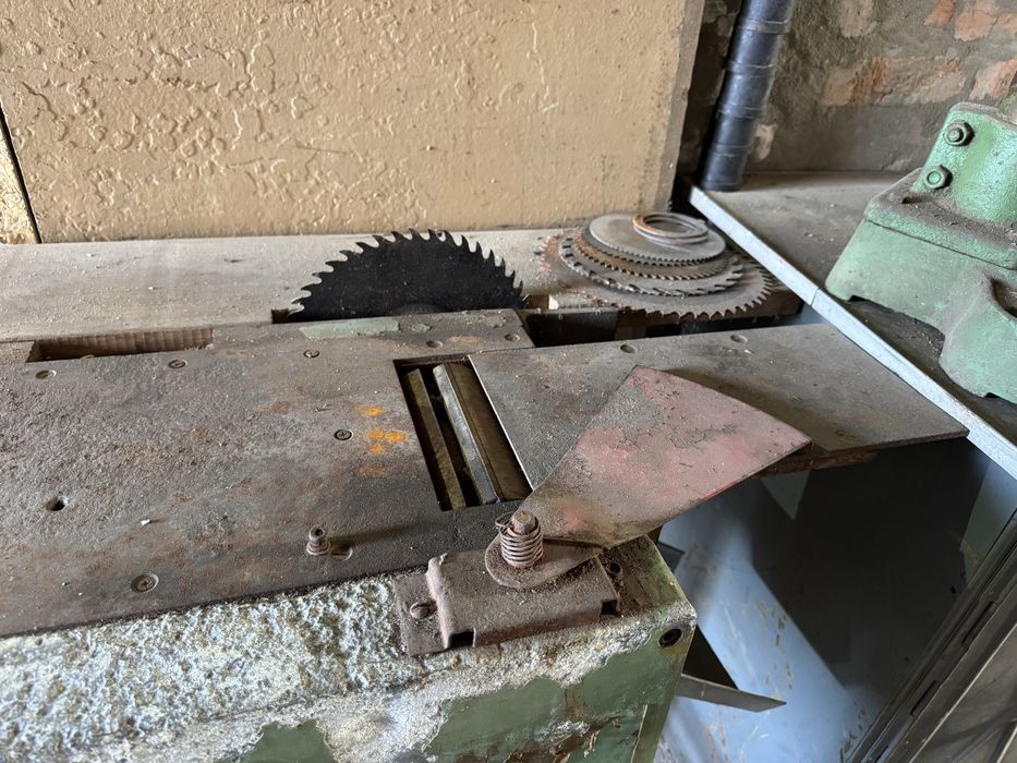 Продам станок деревообрабатывающий УНС в идеальном  состоянии