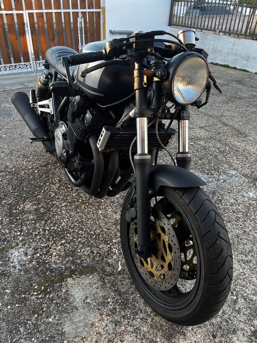 Yamaha XJR 1200 cafe racer