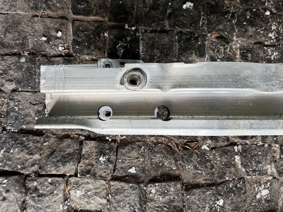 Підсилювач заднього бампера VW Touareg  Туарег