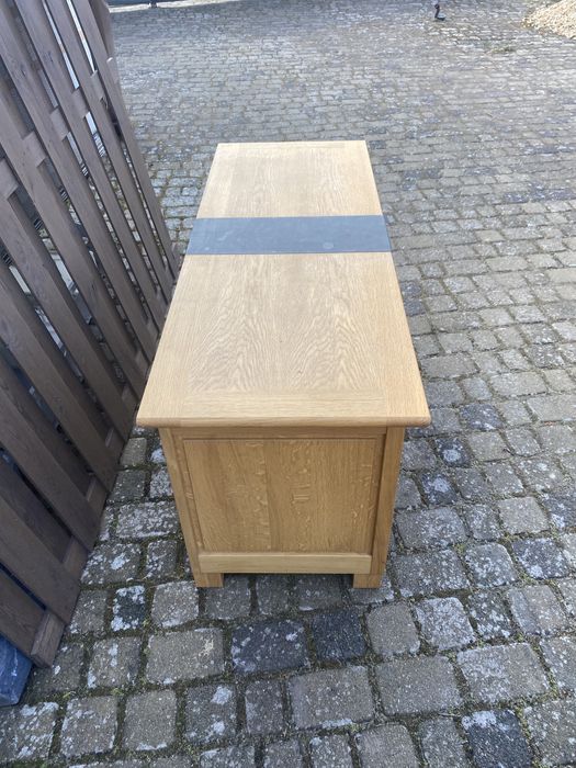 Sprzedam drewniana komodę-szafkę