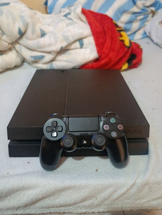 PlayStation 4 (troco ou vendo