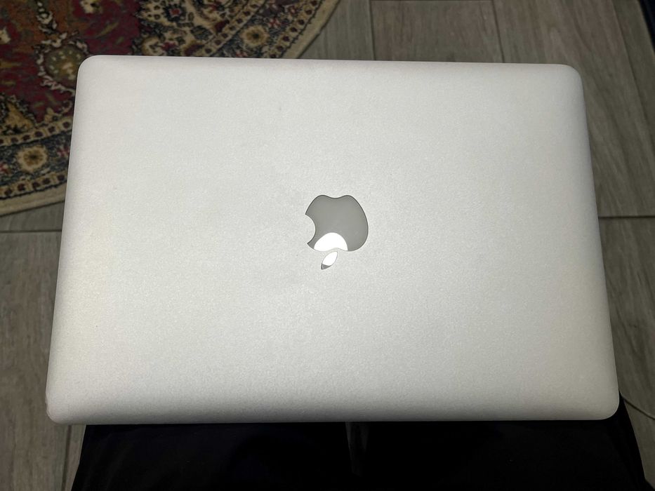 MacBook Air 13” (2015) usado bom estado