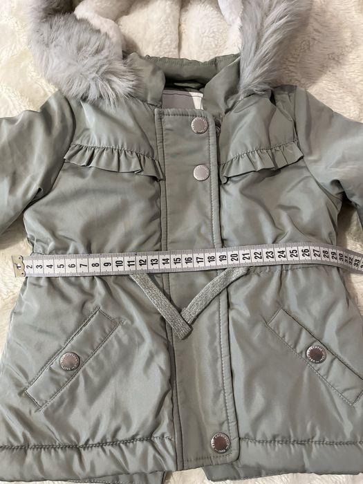 Продам демісезонну куртку на дівчинку