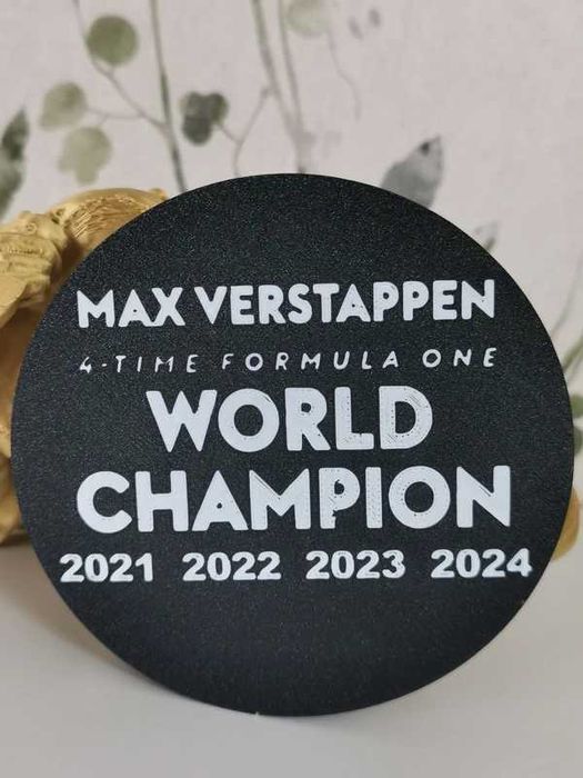 Estátua do Max Verstappen 20cm
