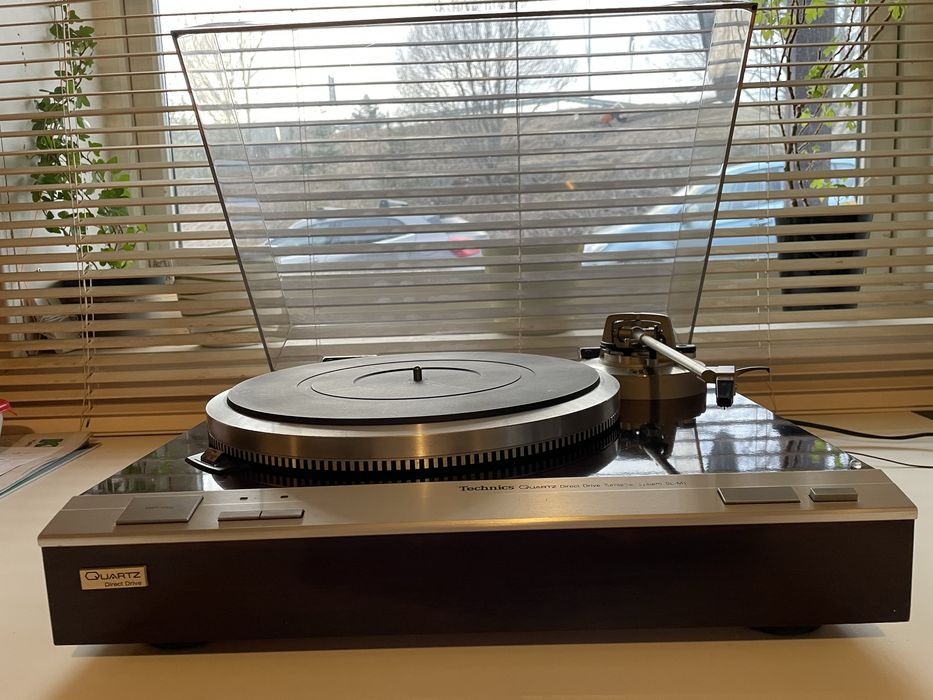 Gramofon Technics SL-M1
