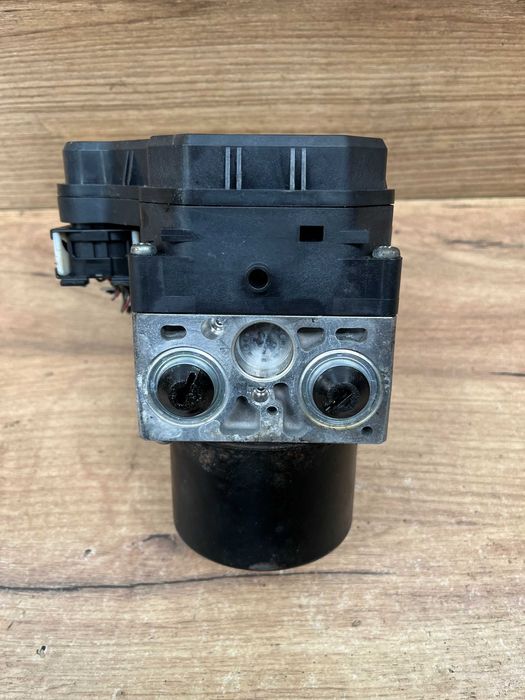 Pompa abs Lexus IS220 06r