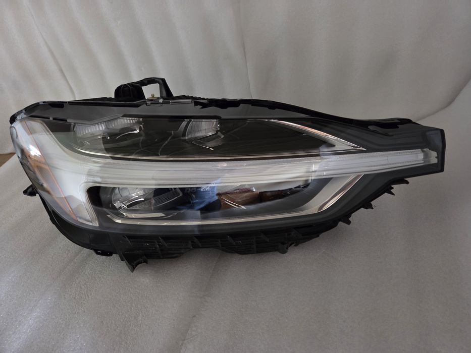 Фара права Volvo XC60 2018-2022 Full Led USA