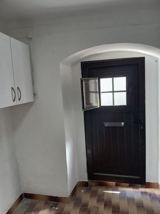 Vende-se casa renovada