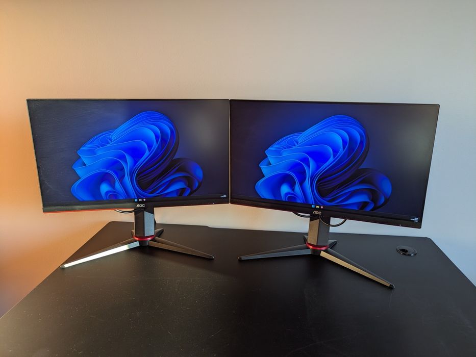 2x Monitores Gaming AOC 24G2SPU 24" 165Hz + Suporte Duplo de Secretária