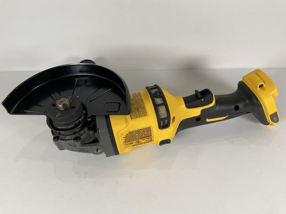 Аккумуляторная болгарка (УШМ, КШМ) DEWALT DCG418B FLEXVOLT 60V MAX Brushless 125-150 мм 2025 год