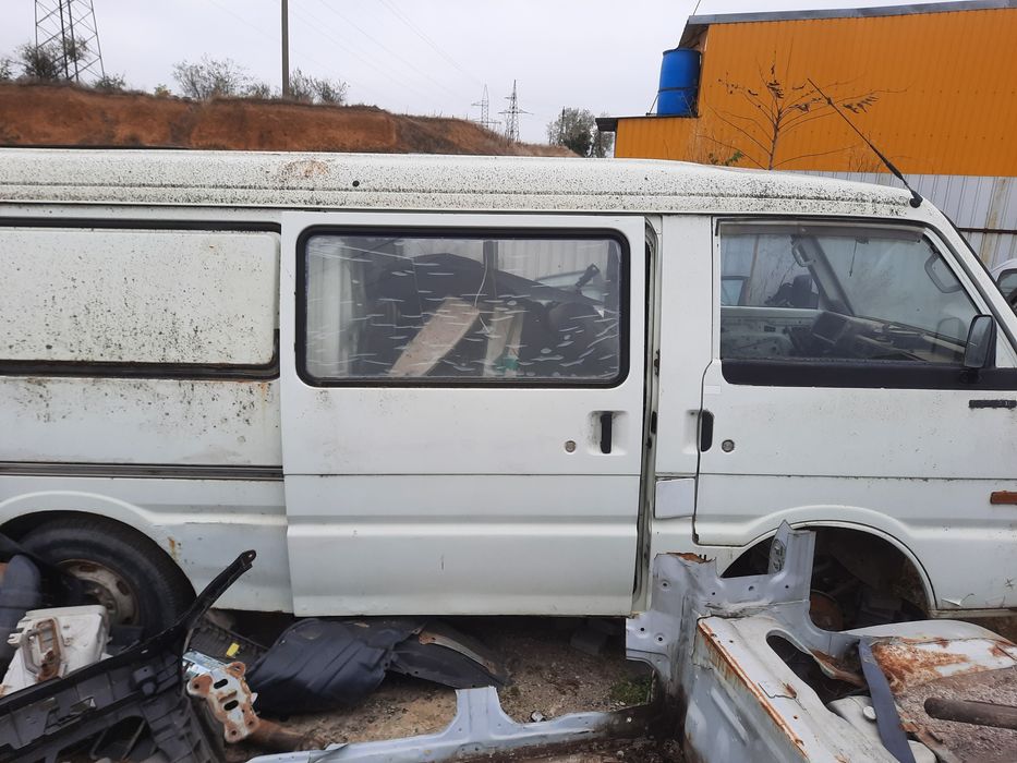 Продам двигатель MAZDA E2000