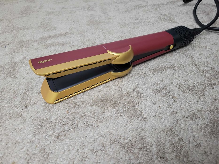 Dyson Airstrate HT01 ідеальний стан (червоний колір)