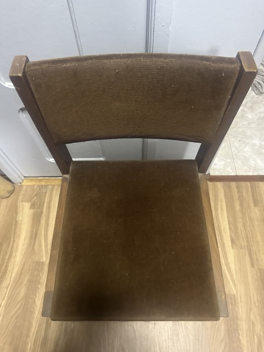 Cadeiras de madeira macica como novas