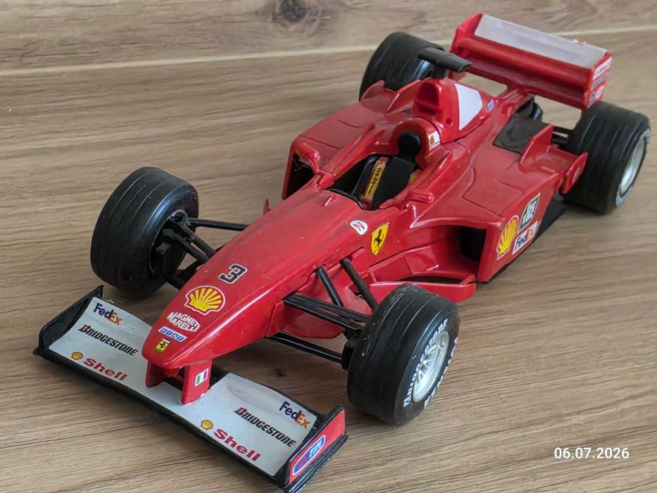 Bburago 1/24 - F1 Ferrari F300