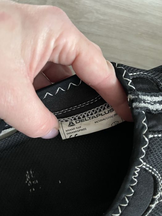 Спец взуття з металевою вставкою