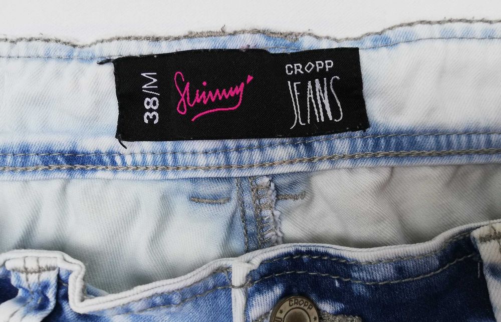 Spodnie jeansowe Cropp - rozmiar 38/40