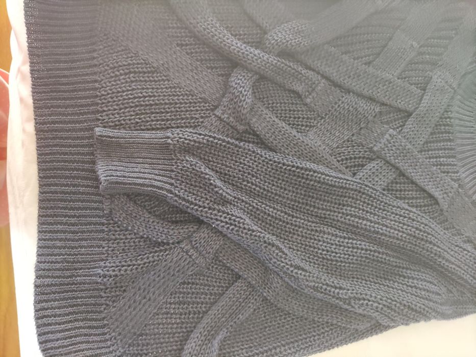 Camisola Burberry nova